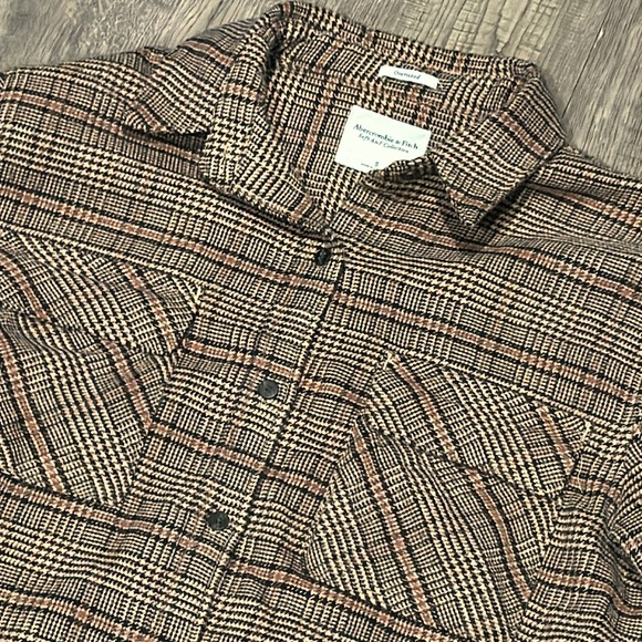 Abercrombie & Fitch Oversized Women’s Small Long Sleeve Button Down - Picture 2 of 6